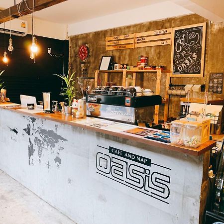 Oasis Cafe And Nap Hostel Bangkok Buitenkant foto