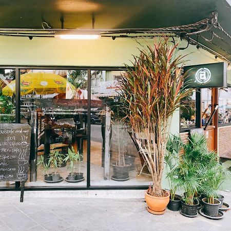 Oasis Cafe And Nap Hostel Bangkok Buitenkant foto