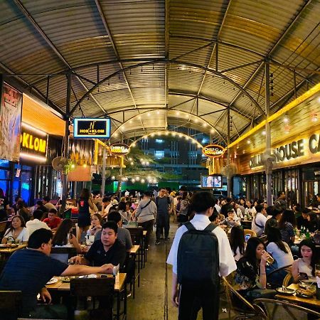 Oasis Cafe And Nap Hostel Bangkok Buitenkant foto