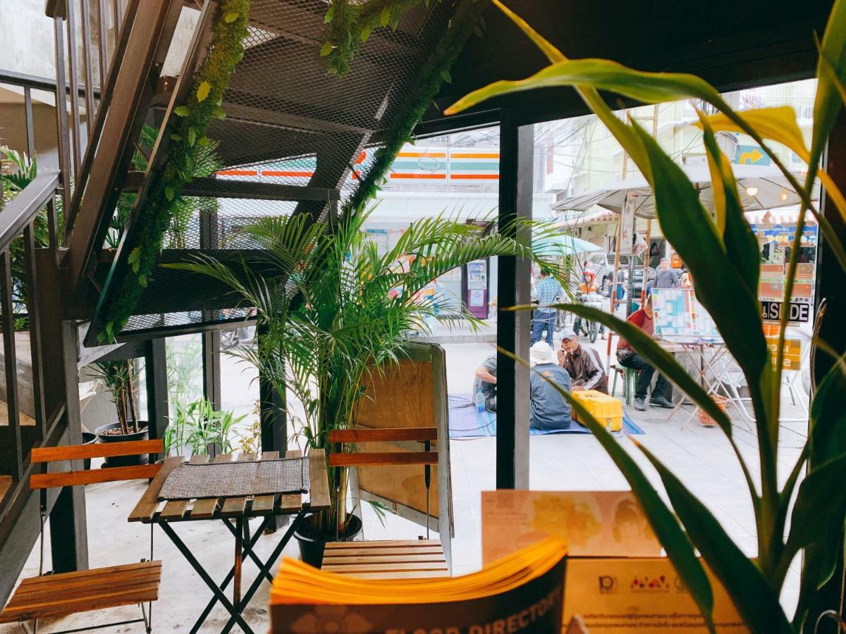 Oasis Cafe And Nap Hostel Bangkok Buitenkant foto