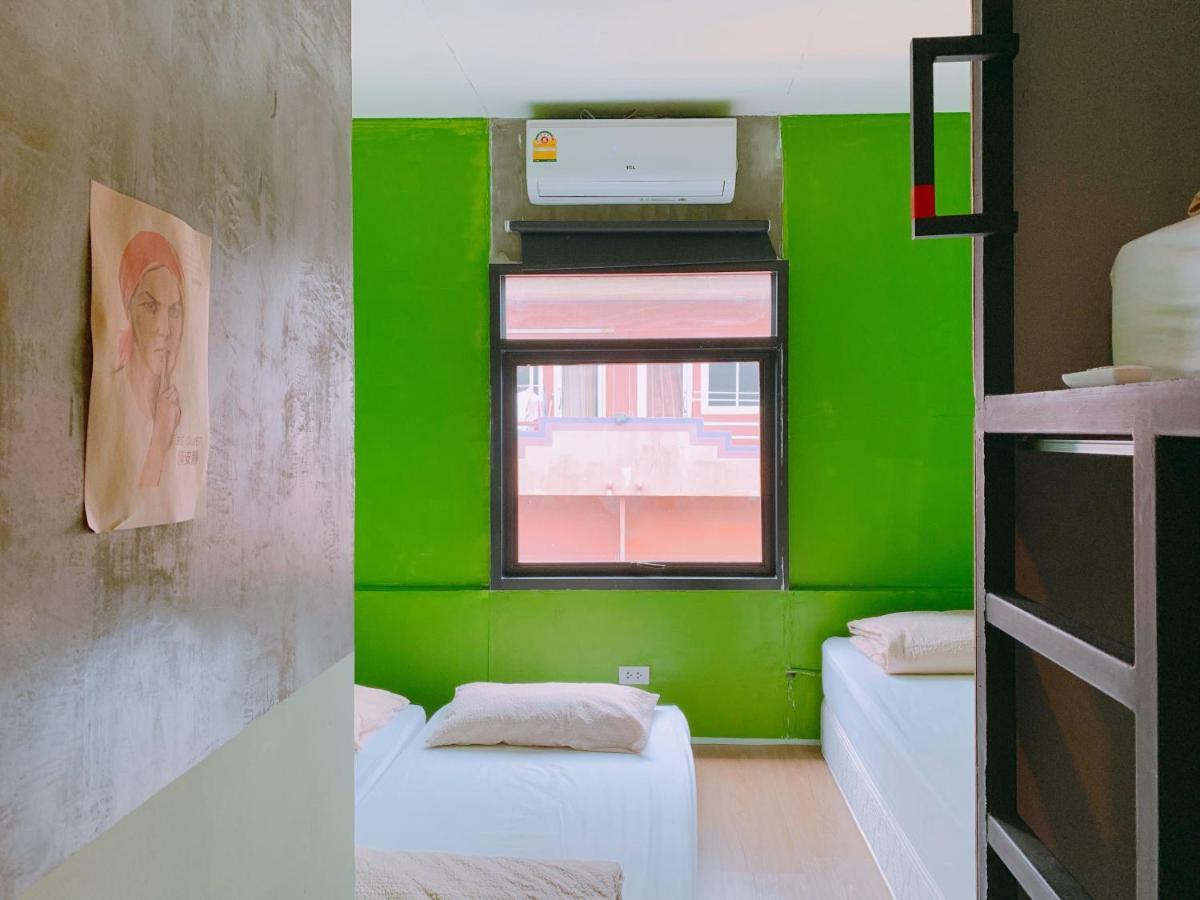 Oasis Cafe And Nap Hostel Bangkok Buitenkant foto