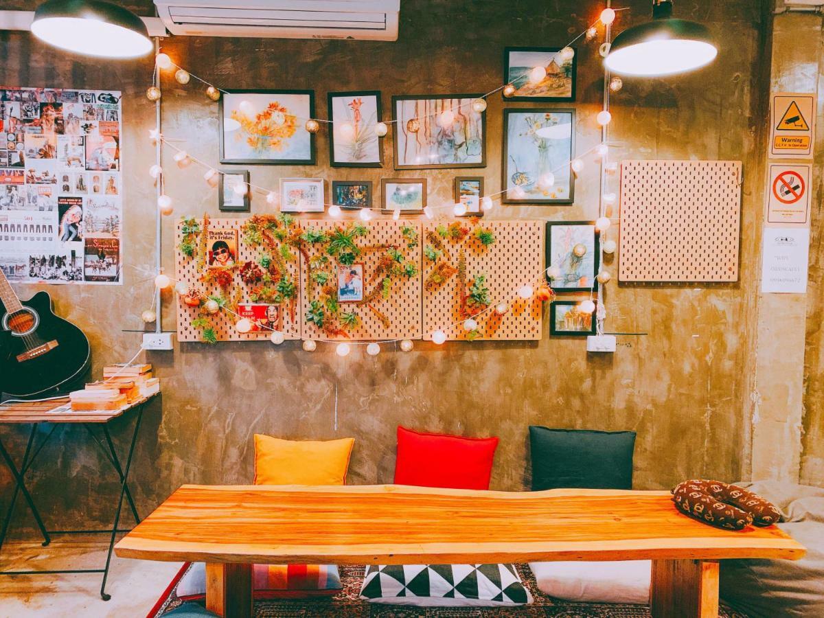Oasis Cafe And Nap Hostel Bangkok Buitenkant foto