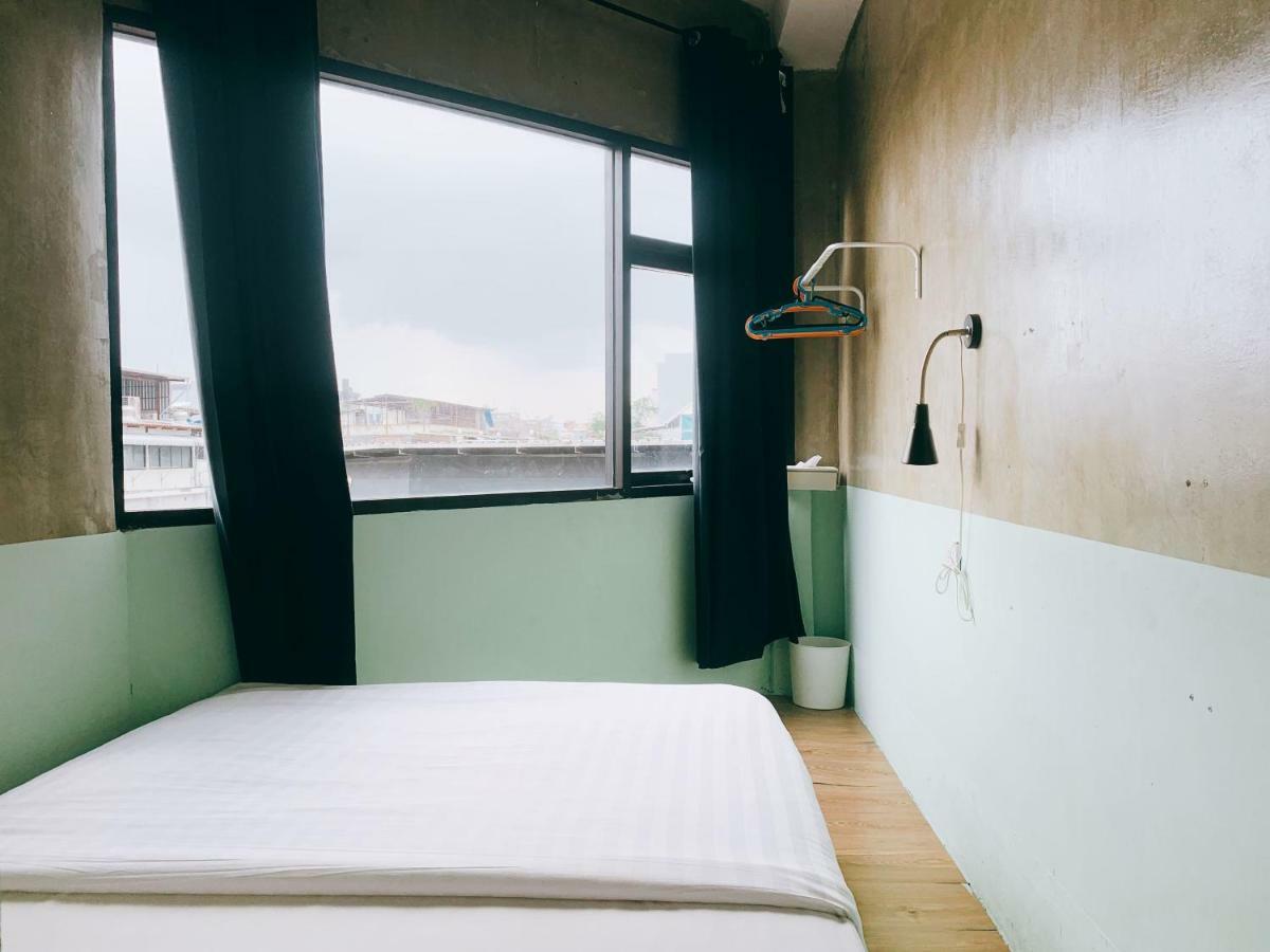Oasis Cafe And Nap Hostel Bangkok Buitenkant foto
